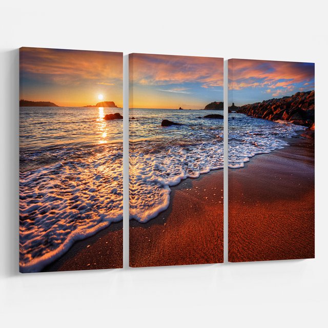 Designart - Stunning Ocean Beach at Sunset - Seashore Canvas Art Print