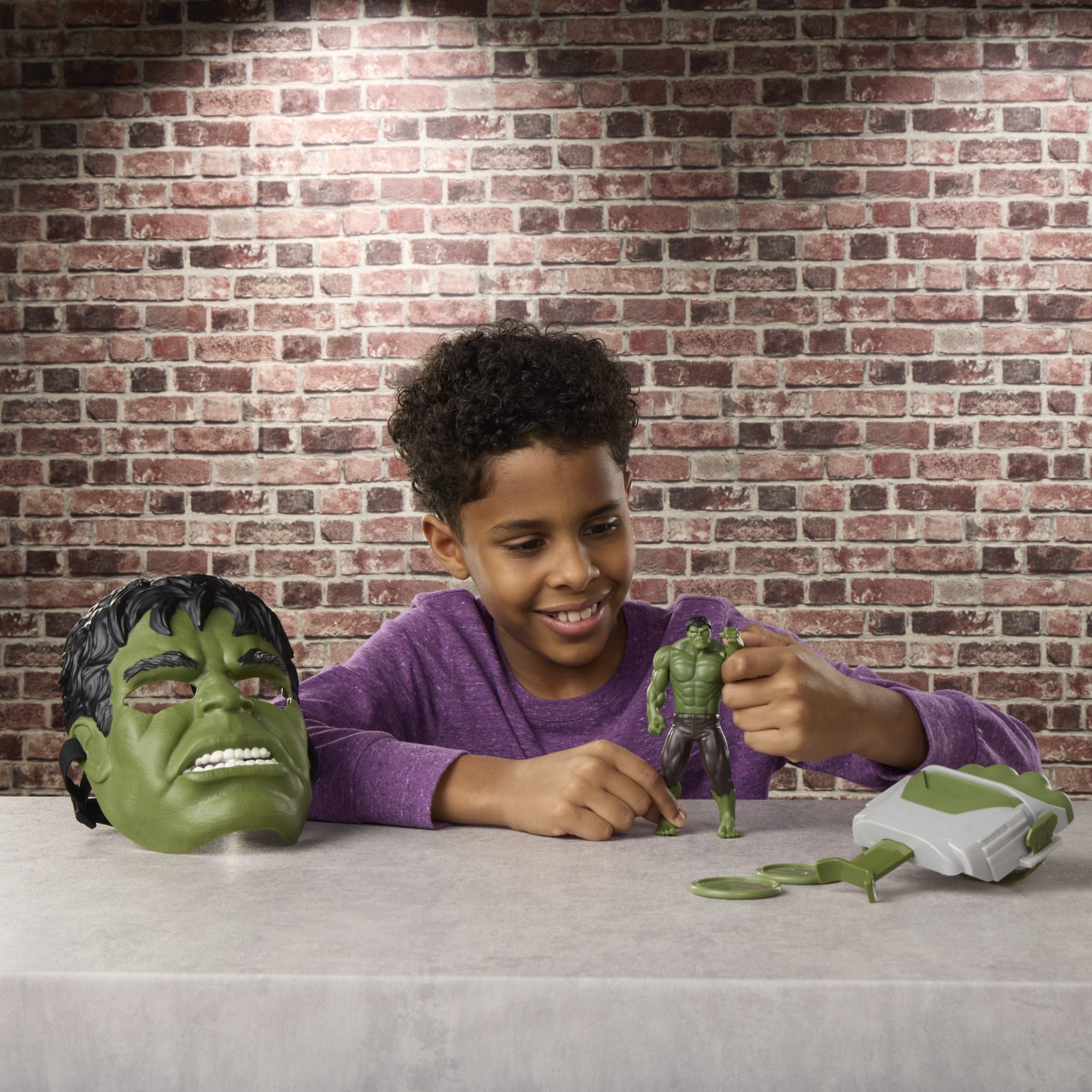 Marvel Spider-Man : Un jour nouveau Hulk Coffret Rayon gamme avec 3 jouets de déguisement