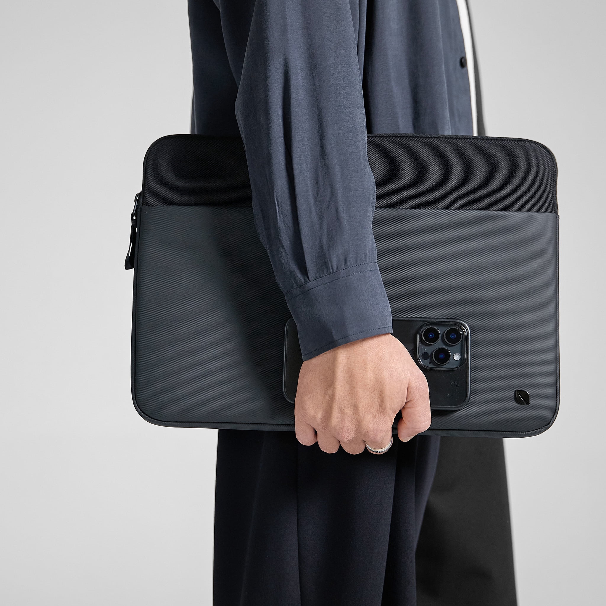 Incase A.R.C. Sleeve for 14-inch Laptop (PC)