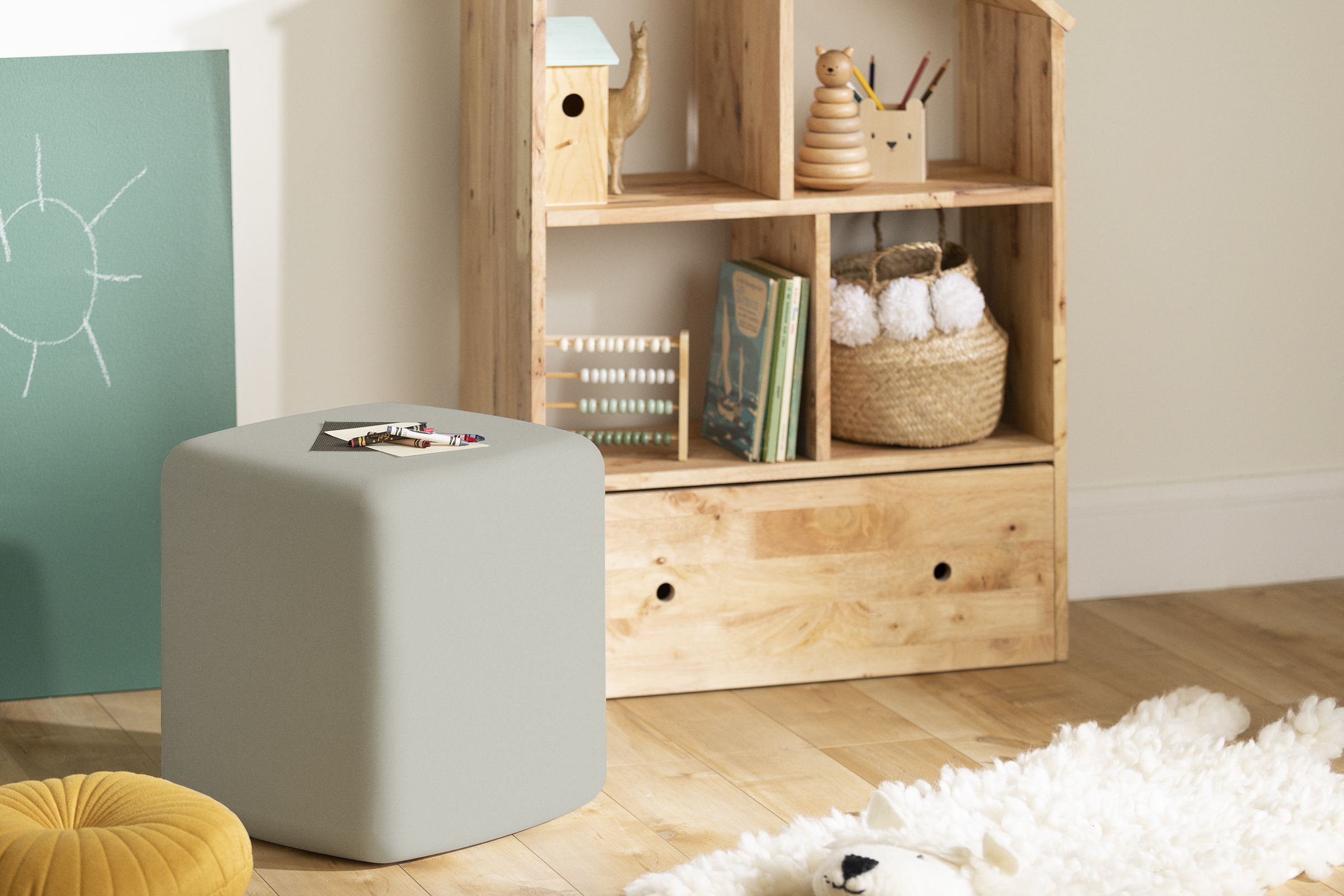Tabouret pour enfants, fini Greige, collection Sweedi de Meubles South Shore