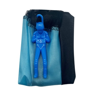 Parachute Throwing Toy for Kids - Nylon Hand-Launch Glider with Soldier Figure, Outdoor Activity for Coordination & Fun