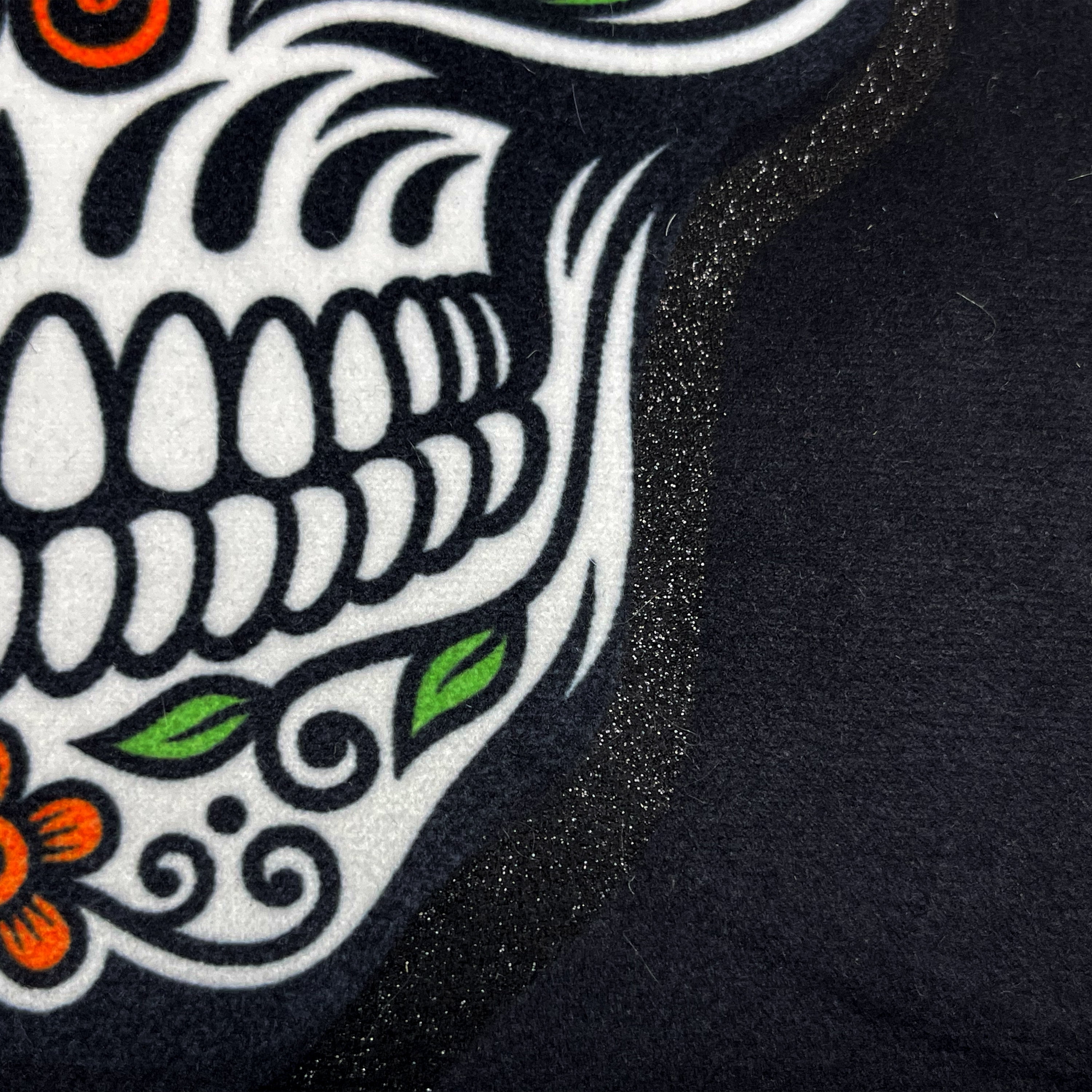 Way to Celebrate! Coussin décoratif floral à motif tête de mort