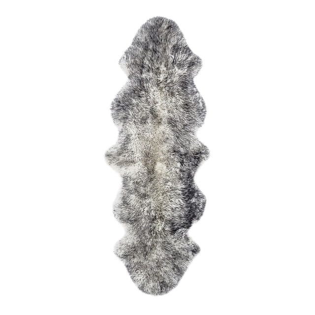 NEW ZEALAND Tapis/coureur DOUBLE en Peau de Mouton 2 Pieds X 6 Pieds Vue de Haut en Bas d'Un long Tapis en Peau de Mouton de Forme Irrégulière avec Fourrure Grise et Blanche dense, Bords Ondulés Naturels et Endos Antidérapant en Microsuède Doux, avec Laine Hypoallergénique Résistante à la Décoloration et un Poil Moelleux de 2,5 Pouces, Convient pour Ajouter Chaleur et Confort aux Espaces Intérieurs.