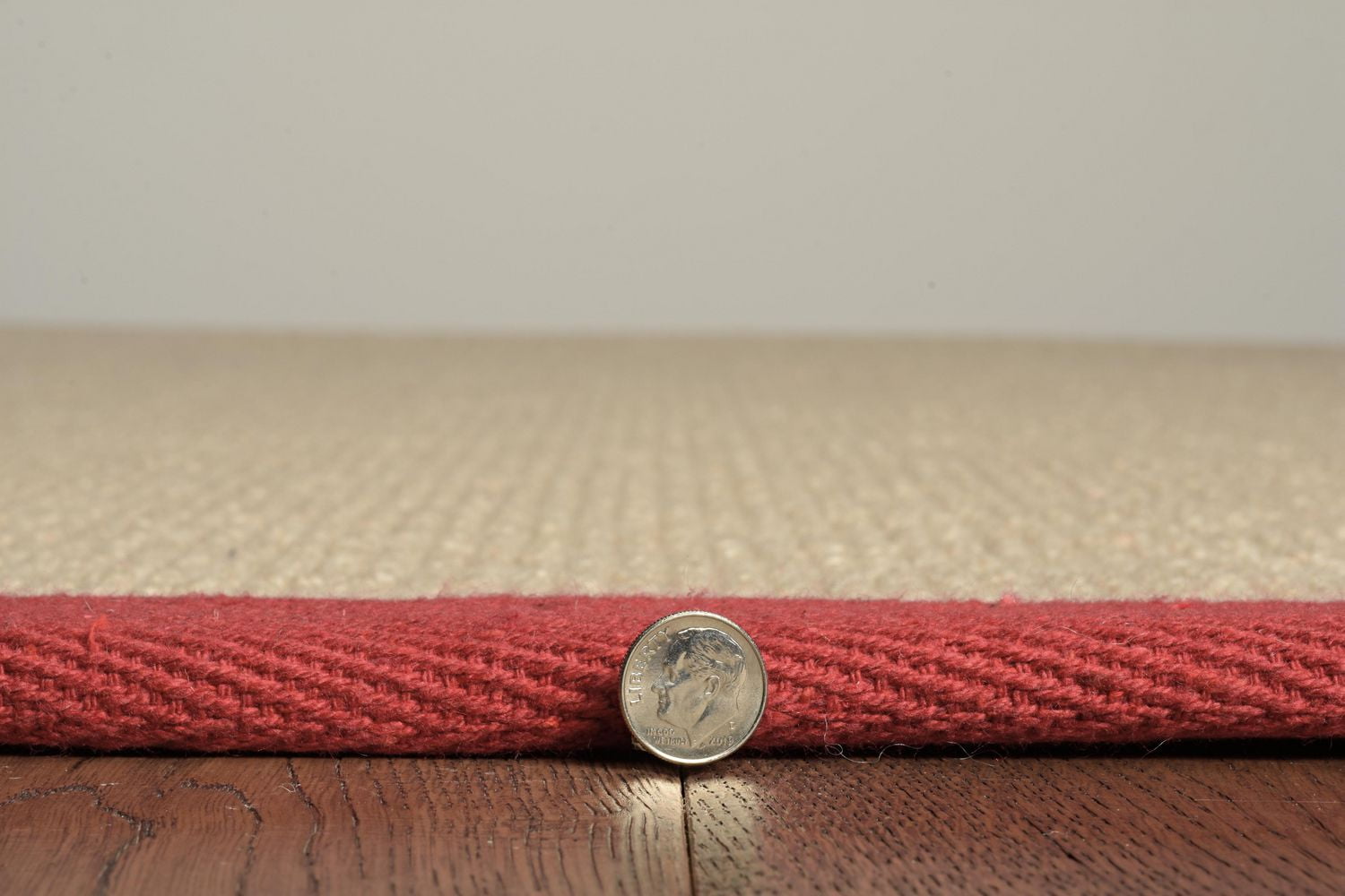 Tapis Athena naturel et rouge 9 pi 10 po x 13 pi