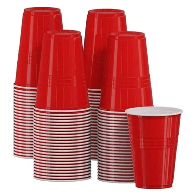 Lot de 50 Gobelets en Plastique Jetables Rouges, Lot de 16 oz. une Pile de Gobelets en Plastique Rouge Vif Conçus pour Contenir 16 Onces de Boissons. Fabriqués en Matériau PP durable, Inodore et Inodore, Ces Gobelets Résistent aux Fissures et Parfaits pour des Événements comme les Mariages, les Anniversaires, Noël et les Célébrations du Réveillon du Nouvel An.