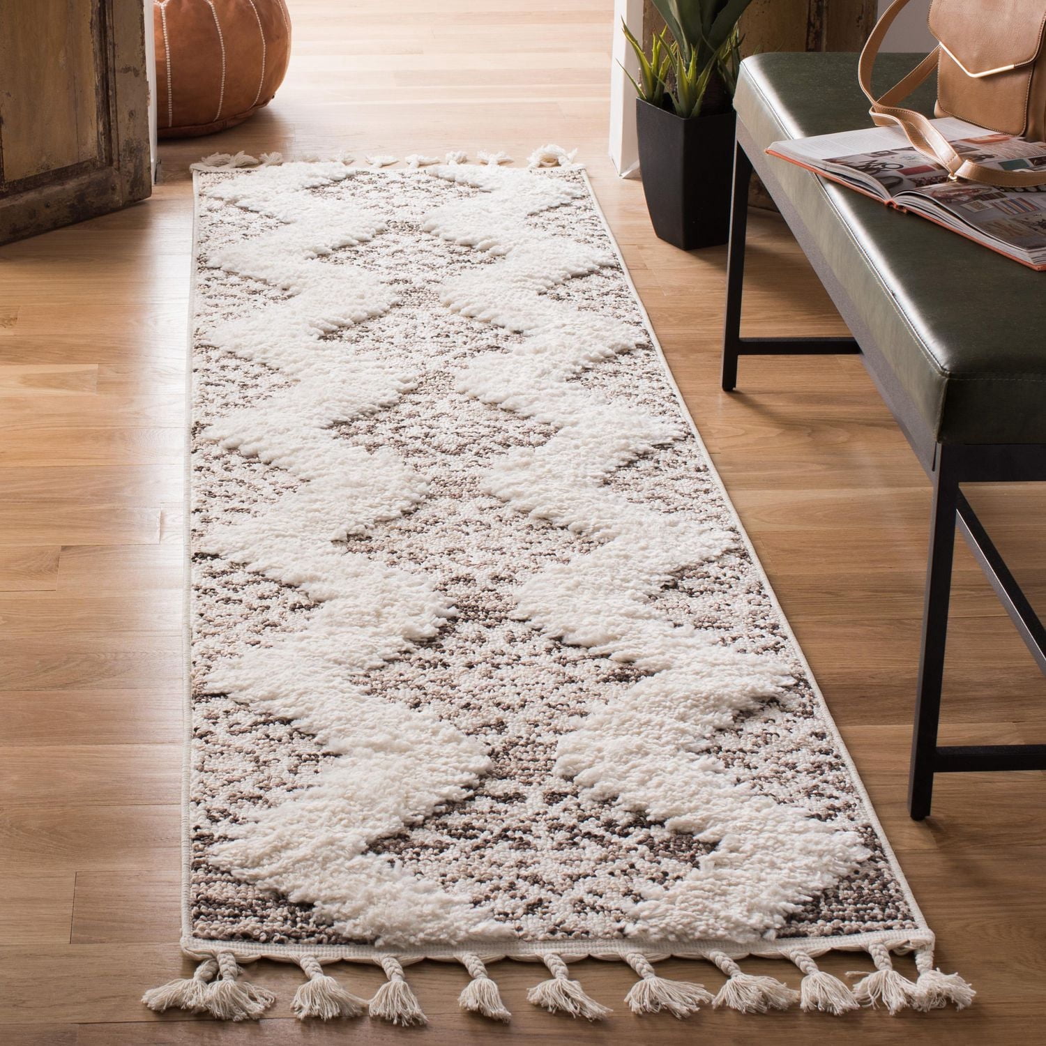 Safavieh Moroccan Tassel Shag Desmond Southwestern Area Rug