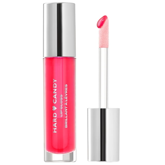 Hard Candy Glosstopia Lip Gloss en Rose Vif avec Capuchon Argenté, Montrant un tube Fermé et un Applicateur avec Embout Éponge Incliné Tenant une Goutte de Brillant Hydratant et Très Brillant, Conçu pour une application Lisse et Non Collante, Isolé sur Fond Blanc.