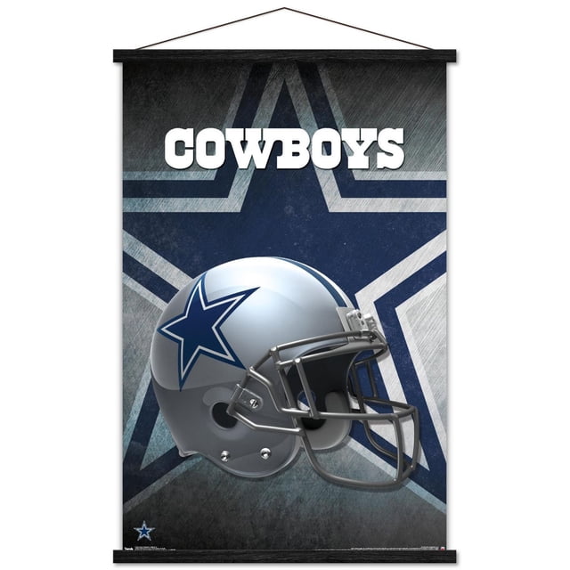 NFL Dallas Cowboys - Affiche Murale Casque 16, 22,375 Po x 34 Po Encadrée Montrant un Casque de football Argenté Orienté vers l'Avant avec le logo Étoile Bleue Dallas Cowboys sur le Côté, sur Fond Texturé Sombre avec une Grande Étoile Bleue Délavée et le Mot « Cowboys » en Lettres Blanches Audacieuses au-Dessus, Convient à la Décoration Murale de la Maison Ou du Bureau.
