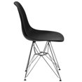 thumbnail image 3 of Chaise en plastique noir de la série Elon avec base chromée, 3 of 9