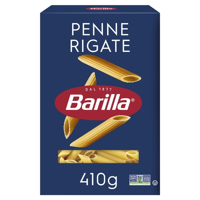 Barilla Penne Rigate Pâtes Boîte de 410 g avec Fond Bleu Foncé Montrant des Morceaux de Penne en Forme de Tube à Trois Angles et une Fenêtre Transparente Affichant les Pâtes à l'Intérieur, Vérifiées non-OGM et Certifiées Casher, Convient aux Plats Italiens Classiques.