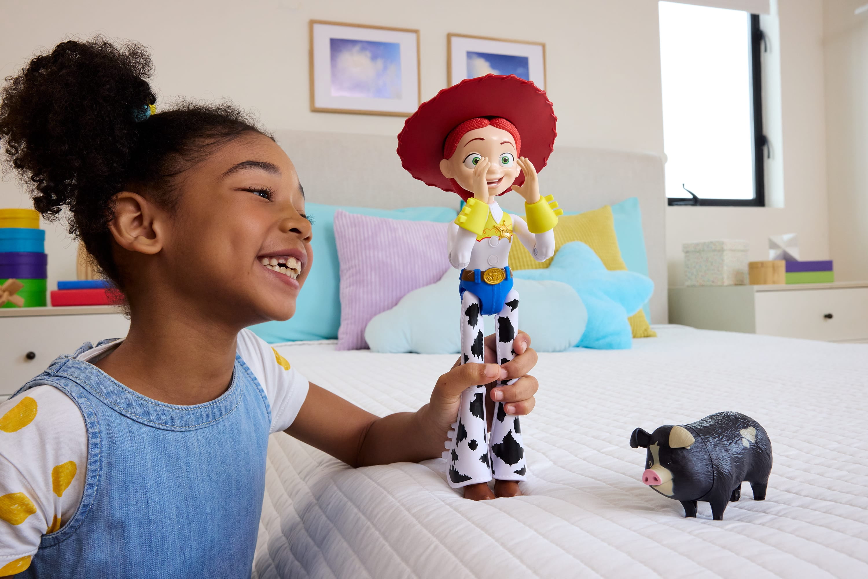 Figurine articulée de Jessie et son compagnon bavard JD le cochon Histoire de jouets 5 Disney et Pixar de 30,5 cm, 35 sons