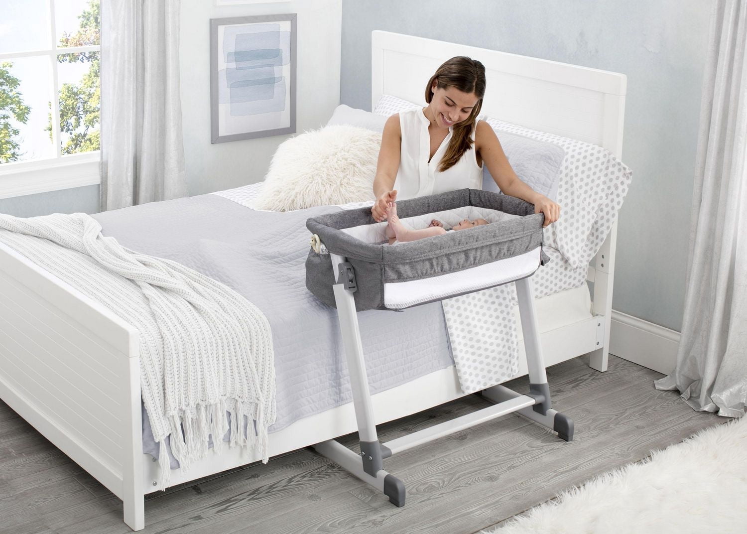 N*5様 Delta Children 3-in-1ベビーベッド、マット付 Delta Children By The Bed Deluxe Bassinet, Grey Tweed - Walmart.ca