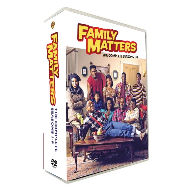 Family Matters Série Complète Saisons 1-9 (DVD) Coffret Mettant en Vedette les Neuf Saisons de la sitcom Classique. la Couverture Met en Valeur la Famille Winslow et Leur Voisin Steve Urkel dans un Décor de Salon Douillet. Cette collection de 27 Disques Offre un Voyage Nostalgique à Travers la Série Comique Préférée.