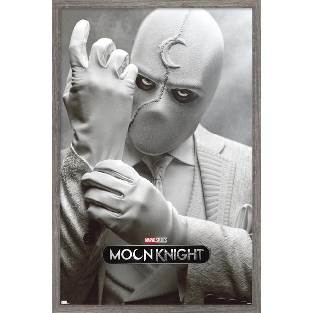 Marvel Moon Knight - Mr. Knight Affiche Murale d'Une Feuille Représentant une Figurine Orientée vers l'Avant dans un Complet Texturé et des Gants en Cuir Blanc Ajustables avec Cravate, Encadrée en Bois Rustique avec le logo Marvel Studios Moon Knight au Bas.