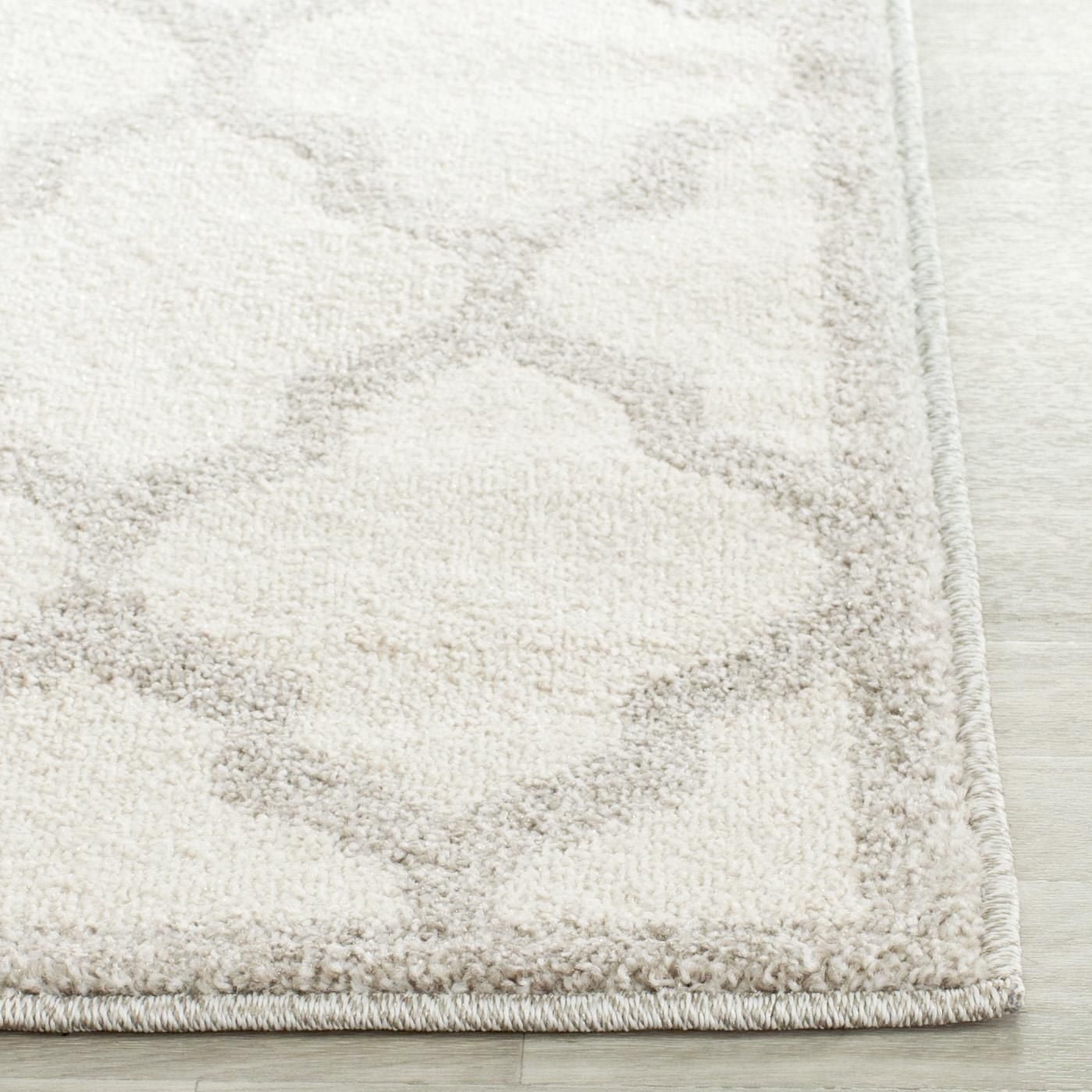 Safavieh Amherst Roderick Geometric Area Rug