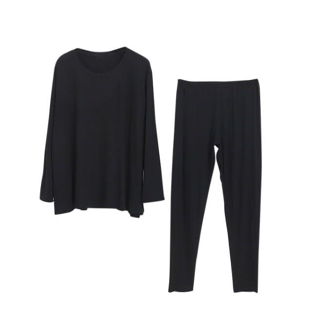 Timegard Ensembles de Pyjamas pour Femmes, un Ensemble de Détente 2 Pcs avec un Haut à Manches Longues à Col Rond et des Pantalons Assortis en Noir Uni. Fabriqué à Partir de 95 % polyester et 5 % Élasthanne, Ce Vêtement de Nuit Doux et Léger Est Parfait pour l'Automne et l'Hiver. Sa Coupe Ample Assure Confort et Polyvalence, Convient pour Se Détendre Ou s'Agence avec des Tenues Décontractées comme des joggers Ou des jeans.