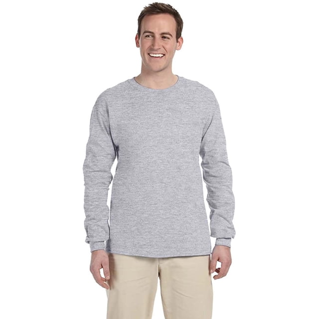 T-Shirt en Coton à Manches Longues pour Homme par Yeater, Montré de Couleur Gris Pâle. Fabriqué à Partir de jersey de Coton 100 % Prélavé avec un Col Côtelé 1x1 Sans Coutures et des Surpiqûres à Double Aiguille sur l'Ourlet Inférieur et le Cou avant. Comprend un Ruban d'Épaule à Épaule pour une Durabilité Accrue. Conception de Poids Moyen Convenant aux Tenues Décontractées Ou Athlétiques, Catégorisé sous Hauts Athlétiques pour Hommes.