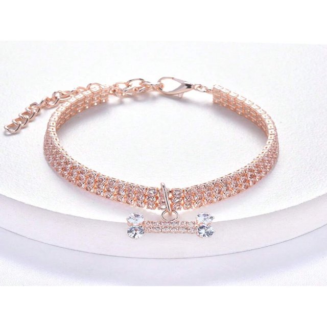 SNNROO 1pc Collier pour Animaux de Compagnie Classique Trois Rangées de Strass & Strass en Forme d'Os Décoration Collier pour Animaux de Compagnie de Luxe