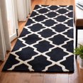 thumbnail image 1 of Safavieh Cambridge Liam Geometric Area Rug, 1 of 3