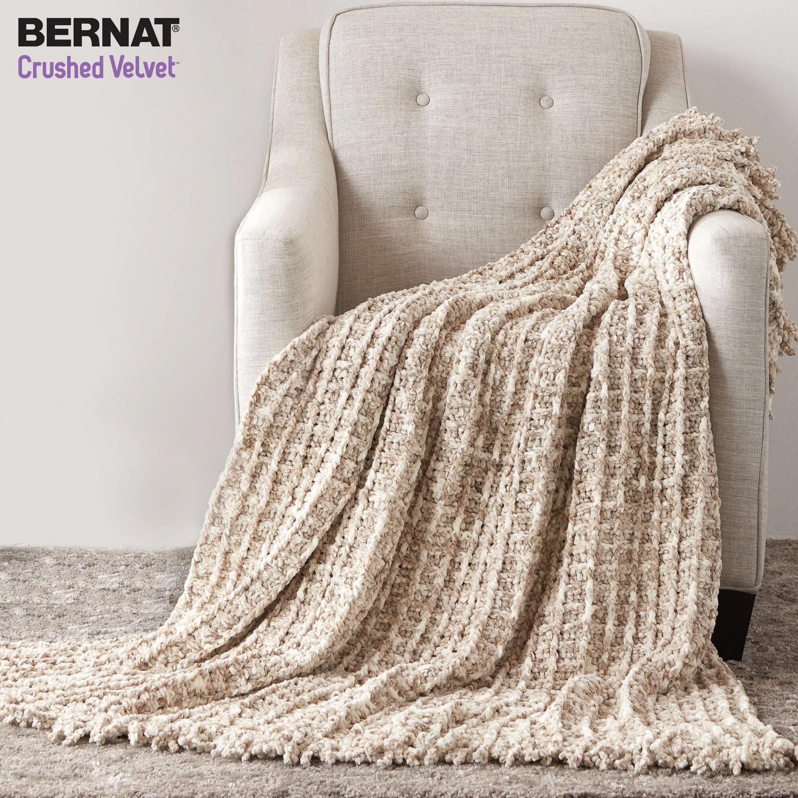 Bernat® Fil Écrasé Velvet™, Polyester #5 Volumineux, 10,5 Oz/300 G, 315 Yards