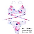thumbnail image 4 of Ensemble de Bikini à Imprimé Floral Blanc avec Détails Ajourés, 4 of 5