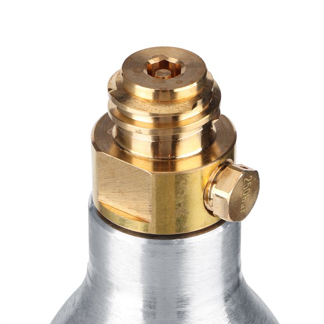 0.6L Refillable Soda Bottle Spare Reusable CO2 Cylinder Accessory for Soda Machines Soda Bottle Accessory