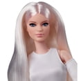 thumbnail image 2 of Poupée Barbie Looks arbore un visage unique et une coupe pixie cut chic, 2 of 4