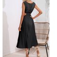 thumbnail image 4 of Moins de 10, Robe Plissée Sans Manches à Taille Dévoilante Unie pour Femme, Robe Sans Manches Unie Stylée avec Design Plissé et Style à Taille Dévoilante pour un Style Moderne, 4 of 7