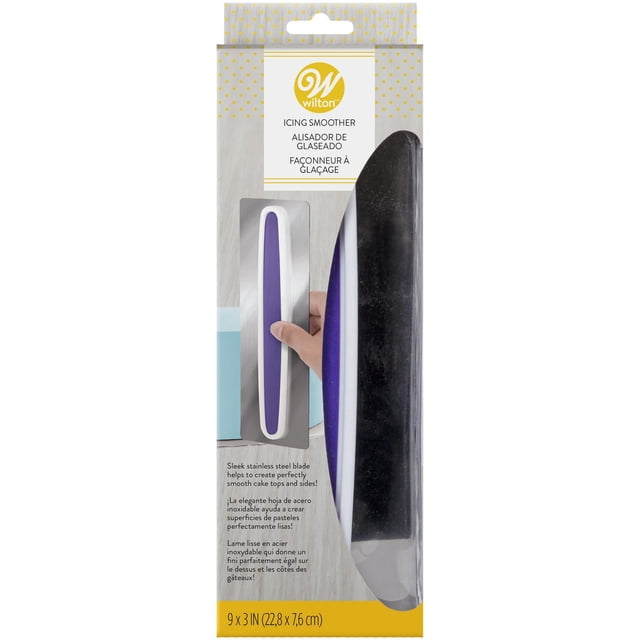 Wilton Cake Icing Smoother with a 9 x 3 inch stainless steel blade and purple comfort grip handle, shown in retail packaging with multilingual text, designed for smoothing cake icing evenly on tops and sides.