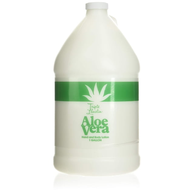 TRIPLE LANOLIN Lotion à l'Aloe Vera, Contenant de 1 gallon, Présentant une Bouteille Blanche avec une Étiquette Verte Affichant le logo de l'Aloe Vera et le Nom du Produit. Idéale pour les Soins du Corps, Cette Lotion Combine l'Aloe Vera et la Lanoline pour Hydrater et Apaiser la Peau, Y Compris les Zones Coupées de Soleil Ou Brûlées au Vent.