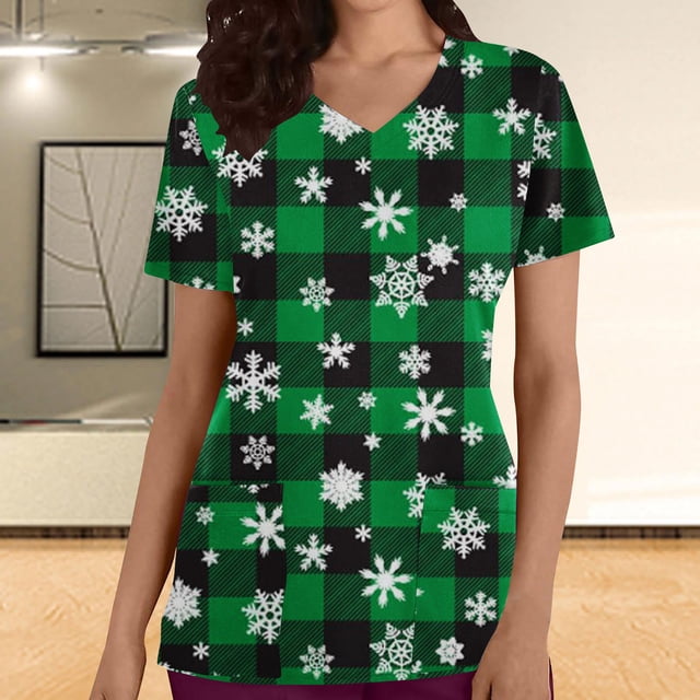 EQWLJWE Haut de Sarrau pour Femme Grande Taille à Imprimé Flocon de Neige à Carreaux, Col en V, Manches Courtes, avec Motif Festif de Carreaux Vert et Noir et Imprimés de Flocons de Neige Blancs. Ce Haut de Sarrau en Coton Comprend un Col en V, des Manches Courtes et Deux Poches avant, Idéal pour le Travail, les Uniformes d'Infirmière Ou un Usage Décontracté.