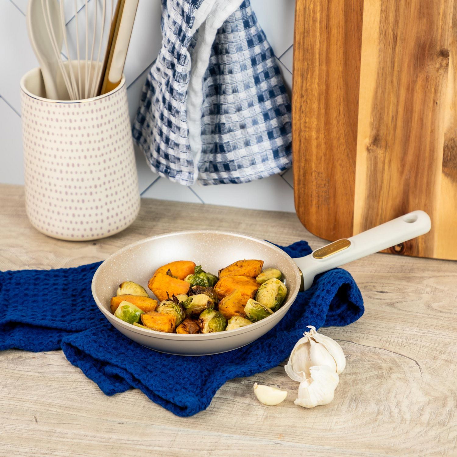 Thyme & Table Poêle à frire antiadhésive 12,5", taupe