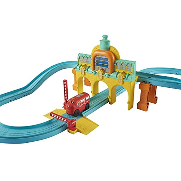 Chuggington - All Aboard Starter Set with Motorized T.A.G. (Touch and Go) Wilson - Figure Eight Track Set - Motorized Toy Train Included - 3.75 Inch Scale - Birthday Gift for Kids Age 3 and Up