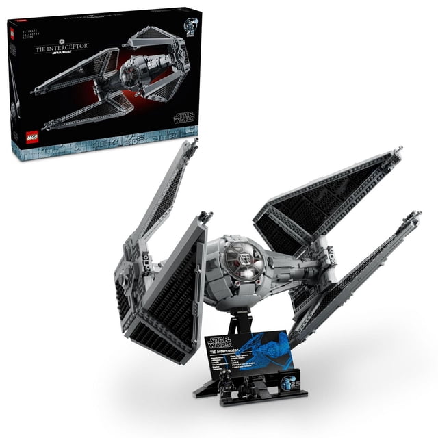 LEGO Star Wars Série de Collection Ultime Modèle d'Intercepteur TIE avec Ailes Angulaires Noires, cockpit Sphérique Détaillé avec Trappe Ouvrante et Canons laser, Exposé sur un Support Noir avec une plaque d'Information, Incluant une Minifigurine LEGO TIE Pilot et une Figurine de Droïde Souris, à Côté de la Boîte de Ensemble.
