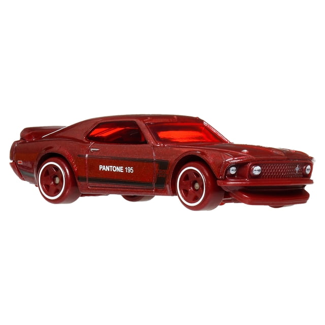 HW PANTONE AST Hot Wheels Voiture Jouet en PANTONE 195 Rouge Foncé avec design de Voiture Musclée, Fenêtres Teintées Rouges, Roues Rouges Bordées de Blanc, et Rayures Latérales Noires Étiquetées « PANTONE 195 », Montrée dans une Vue avant 3/4 sur Fond Blanc, Convient aux Collectionneurs et au Jeu.