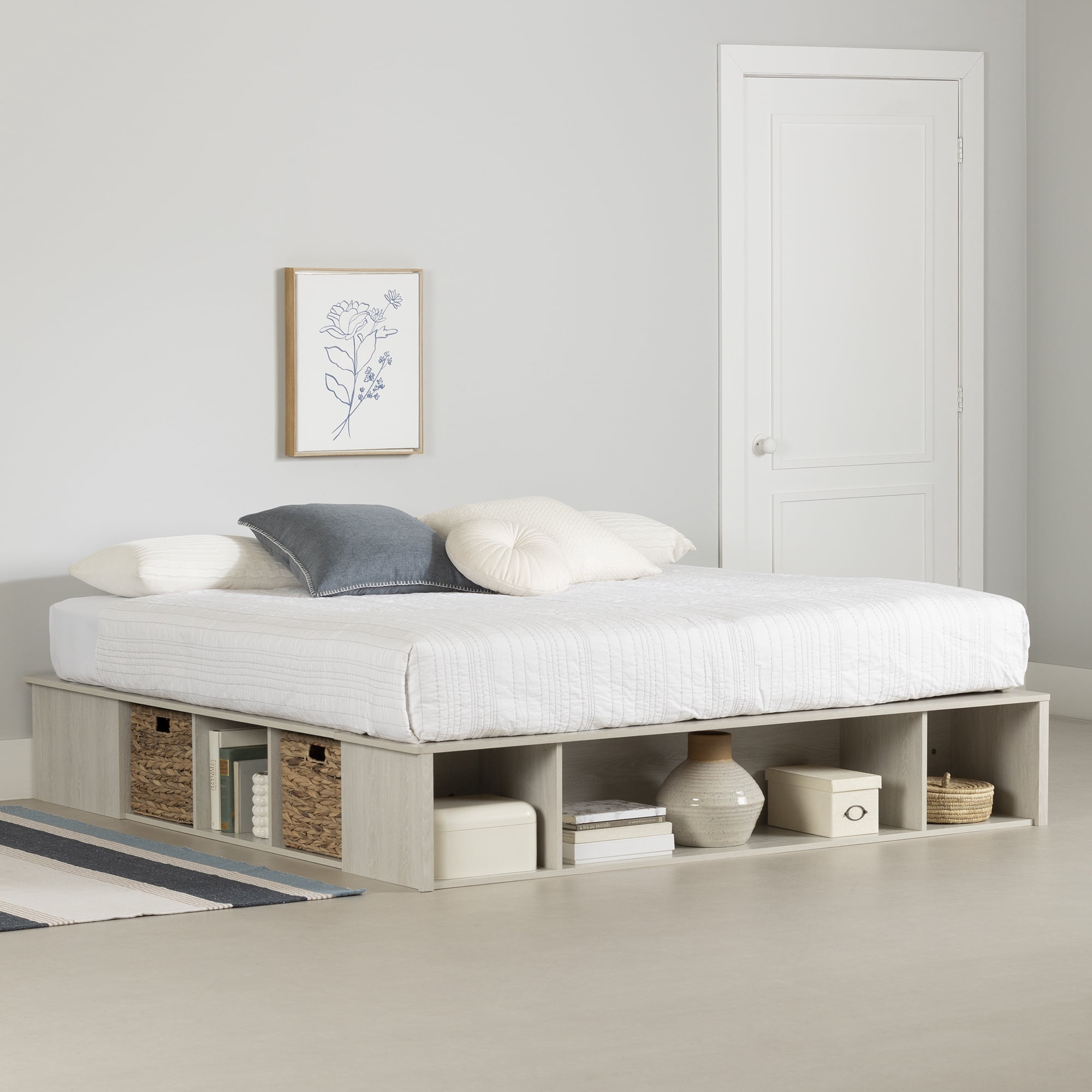 South Shore Avilla King Storage Platform Bed with Wicker Baskets, in Winter Oak