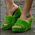 thumbnail image 2 of Chaussons en Fourrure Semelles Épaisses Compensées Mode Extérieure pour Femmes, 2 of 9