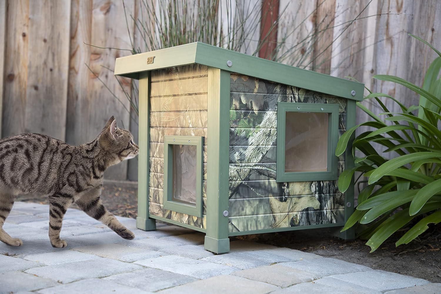 New Age Pet EcoFlex Mossy Oak Feral Outdoor Cat Shelter