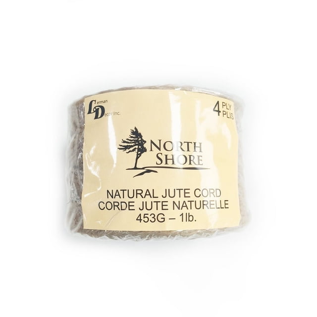 Lerman Decor's Rouleau de Cordons en jute 4 Plis de Couleur Naturelle Enveloppé de Plastique Transparent avec une Étiquette beige North Shore Indiquant 453 Grammes (1 lb) de Poids, Idéal pour Cordons de Bijoux, Projets d'Artisanat et Usages Décoratifs.