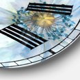 thumbnail image 3 of Designart « Fleur Blanche Peinte à la Main sur Fond Bleu II » Horloge Murale de Style Ferme, 3 of 6