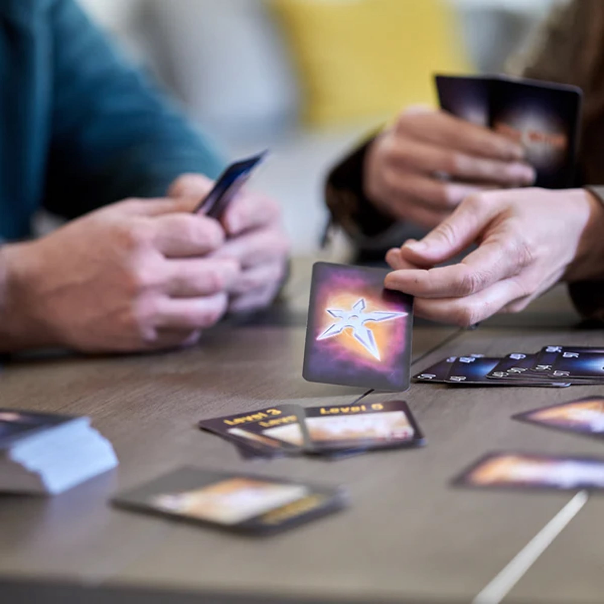 The Mind - Jeu de Cartes Coopératif et de Communication Intuitive par Pandasaurus Games, 8 Ans et Plus
