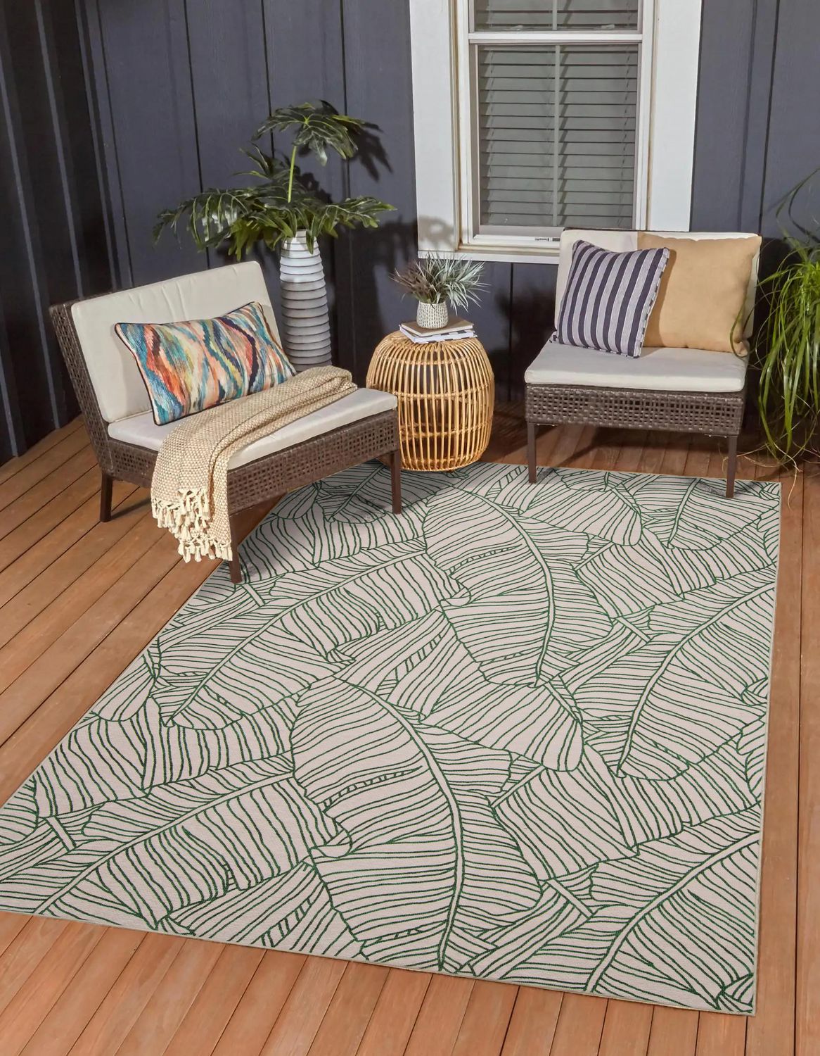 Outdoor Washable Largo Ivory & Green 7' x 9' Area Rug