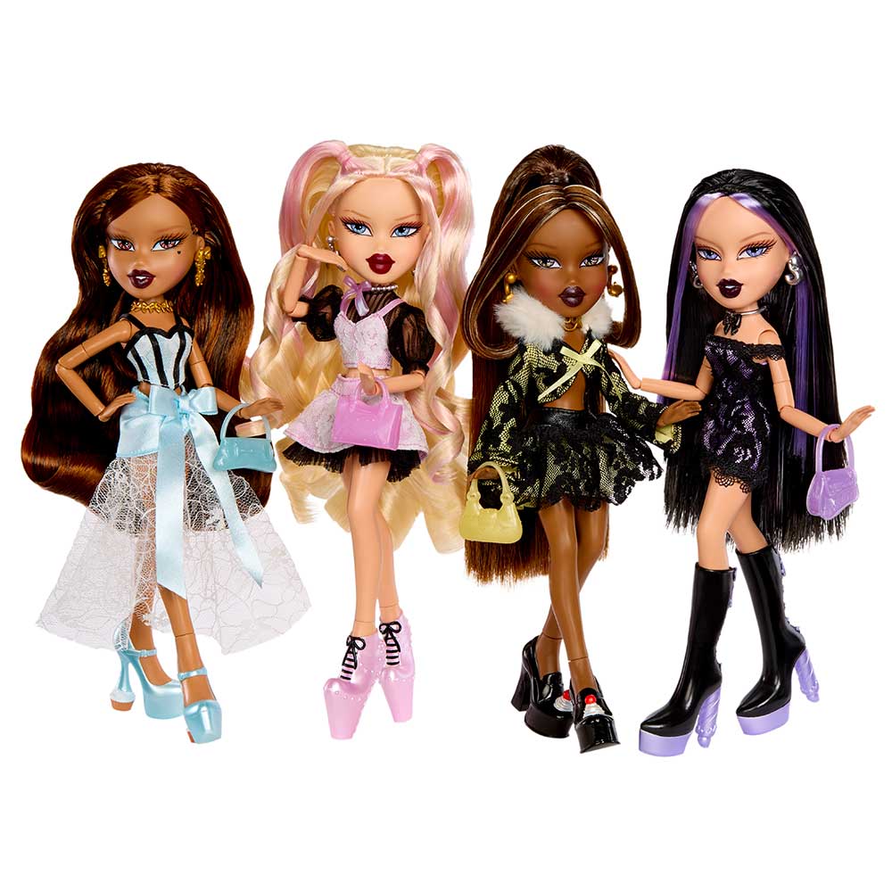 Bratz Stylin’ Birthdayz Cloe Fashion Doll with Customizable T-Shirt for You and Accessories