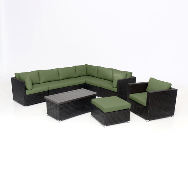 Innesbrook Collection Ensemble de Conversation de Patio en Aluminium de 9 Pcs avec Coussins Verts Comprenant un sofa Sectionnel Modulaire en L, un Fauteuil, un ottoman et une table Basse Rectangulaire. Fabriqué avec un Cadre en Aluminium Enduit de Poudre Résistant à la Rouille et un Osier en Résine PE Foncé, Comprend des Coussins Verts de Cinq Pouces d'Épaisseur pour le Confort et l'Assise Extérieurs.