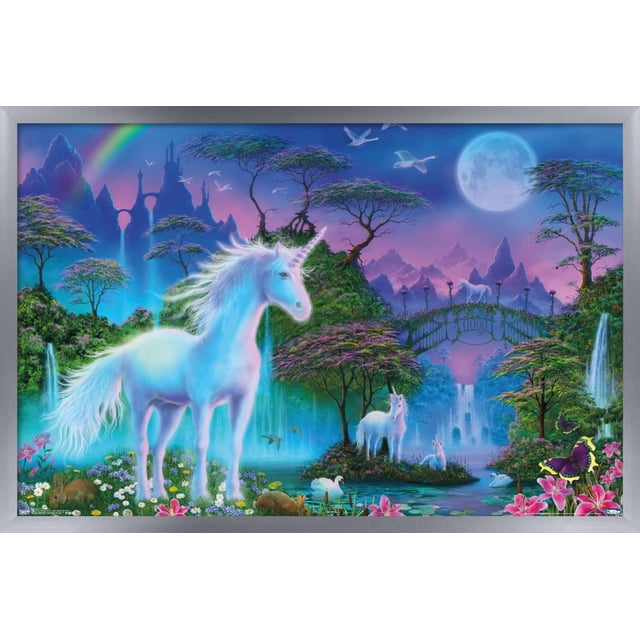 Affiche Murale de Prairie de Licorne, 22,375 Po x 34 Po, Impression d'Art Fantastique Encadrée Montrant une Licorne Blanche dans un Prairie Vibrante avec des Fleurs et des Lapins. l'Arrière-plan Présente des Cascades, un Pont de Pierre avec Deux Petites Licornes, de Grands Arbres, une Pleine Lune, des Oiseaux Volants et un Arc-en-Ciel sous un Ciel Crépuscule. Imprimée sur Papier d'Affiche Lustré, Convient à la Déco de la Maison et aux Chambres d'Enfants