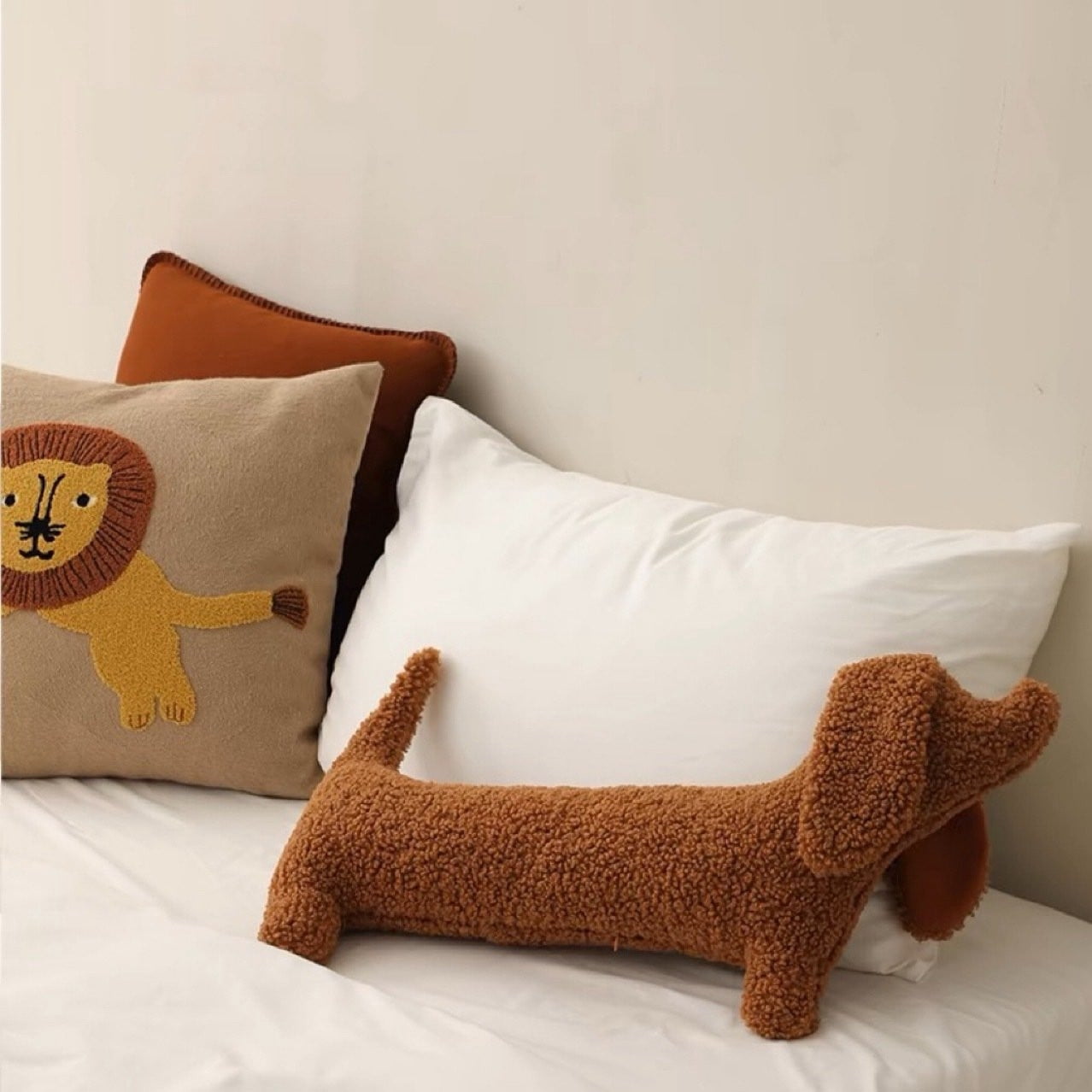 Amzcrzy Hug Pillows Dorm Room Essentials 65Cm Dachshund Cushion Pillow Brown Cute Sausage Dog Long Pillow Gifts for Men Pillow Gifts for Women Throw Pillows