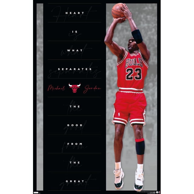 Michael Jordan - Affiche Murale Cœur, 22,375 Po x 34 Po Montrant un Joueur de basketball en Rouge Chicago Bulls Numéro 23 Tirant un Ballon de basketball, avec la Citation « le Cœur Est Ce Qui Sépare les Bons des Grands » en Texte Blanc sur Fond Noir et le logo des red Bulls.
