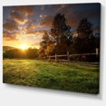 thumbnail image 3 of Designart Ranch clôturé au lever du soleil Art mural sur toile, 3 of 3