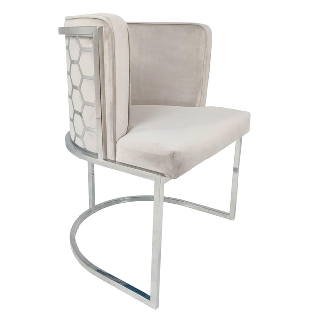Canadian Cendrillon Chaise de Salle à Manger Grise avec Siège en Velours et Cadre de Pied Chromé, Vue Latérale 3/4 Présentant un Dossier Courbé avec Motif hexagonal Chromé et Rembourrage en Velours Pelucheux, Idéale pour les Sièges de Cuisine et de Salle à Manger et Souvent Utilisée comme Siège d'Accent Stylé.