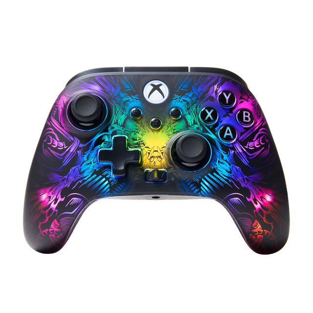PowerA FUSION Pro Manette Sans Fil pour Xbox Series X/S avec Lumectra Montrant une Manette Noire Orientée vers l'Avant avec Éclairage DEL RVB Fantôme aux Couleurs Arc-en-Ciel, Illustration Graphique Détaillée sur la Plaque avant. Elle Présente Deux Joysticks à Rotation Rapide Réglables avec Modules à Effet Hall, un D-pad Noir, Quatre Boutons Mappables Étiquetés Y, X, B et a, et le Bouton logo Xbox Centré en Haut. la Conception Ergonomique Comprend des Poignées Texturées et une Finition Mate, Convient aux Séances de Jeu Prolongées